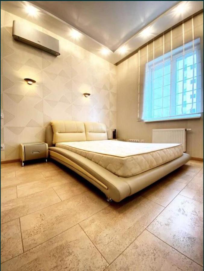 2-Bedroom Most City Center Area Apartment Dniepropietrowsk Zewnętrze zdjęcie